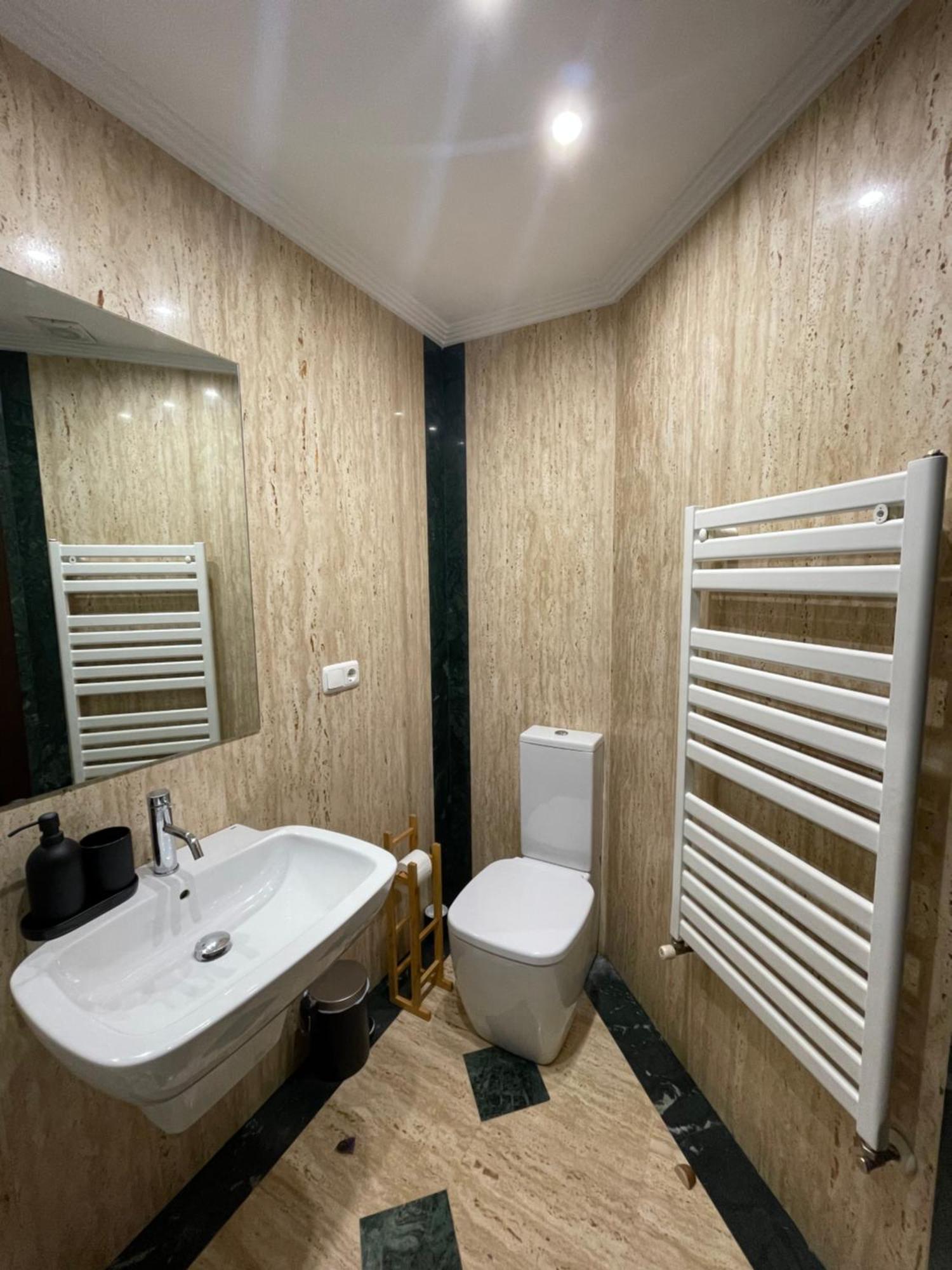 Atuaire Home Vivienda B Luminosa Parking Incluido En Plena Calle Comercial Burgo Exterior foto